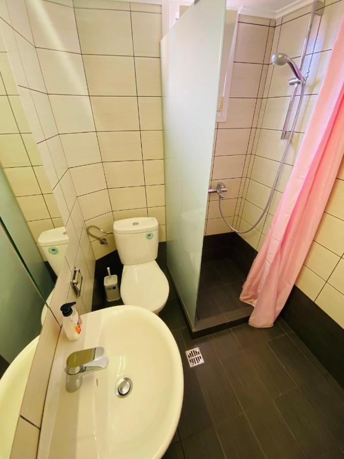 Tobacco Warehouse Apartment 卡瓦拉 外观 照片